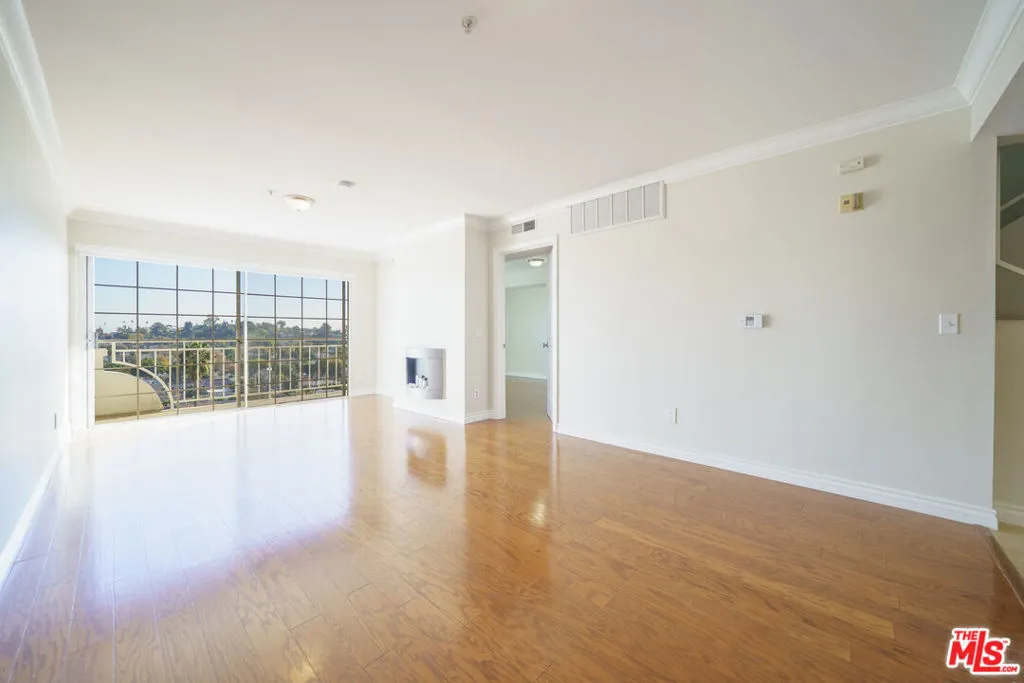 4755 Templeton Street 2210, Los Angeles, California 90032 home-pic-11